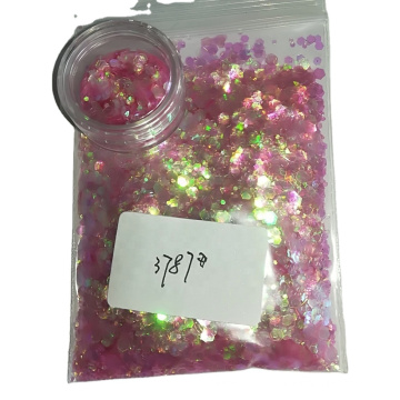 Chunky rose flash paillettes mixtes dans des bocaux pour toute décoration du festival, cosmétiques (vernis à ongles, rouge à lèvres, ombre à paupières) etc.